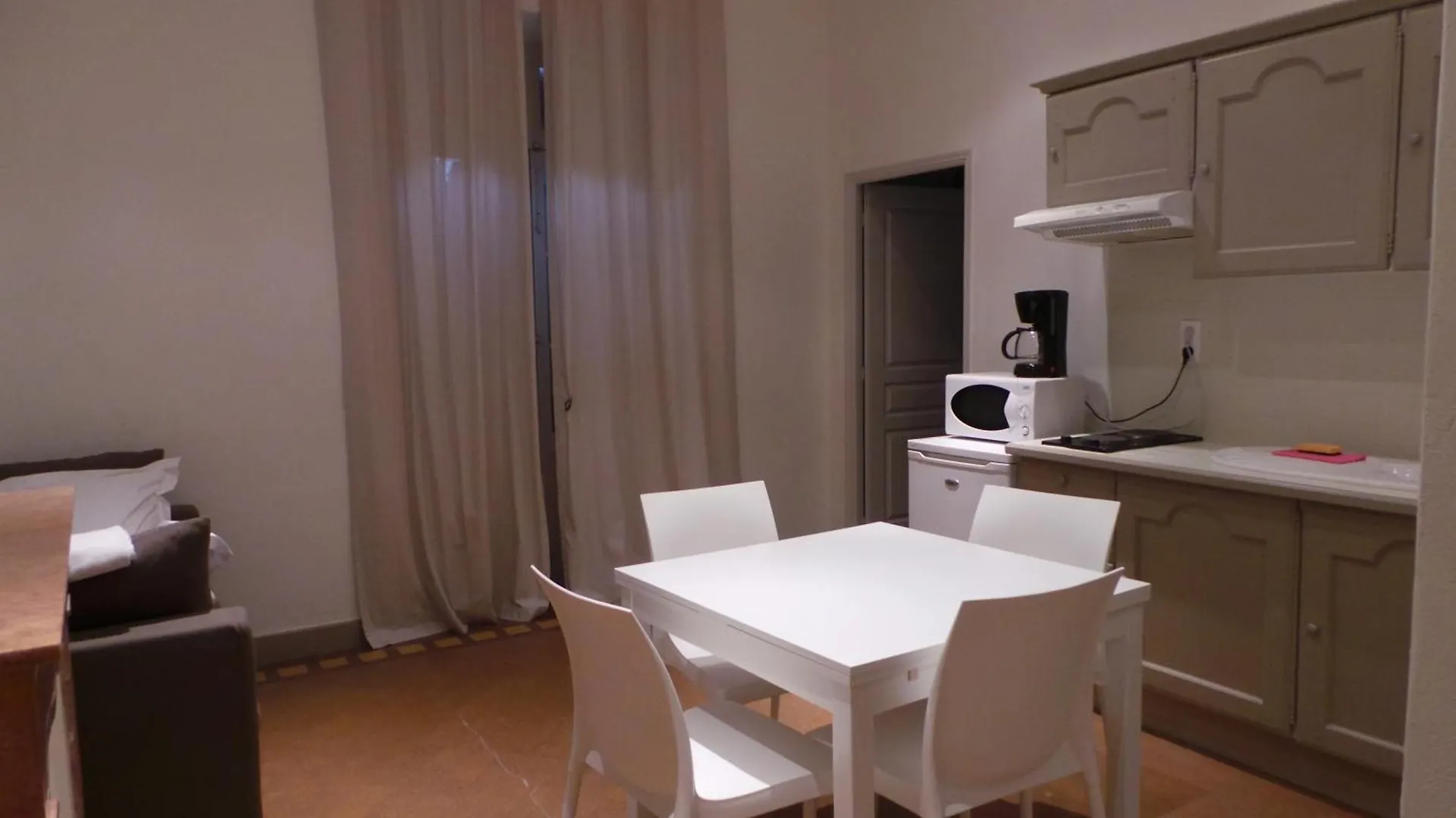 Holiday home Appartement Au Chateau Maravenne La Londe-les-Maures
